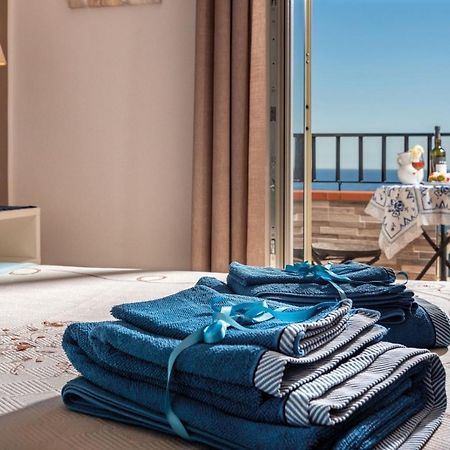 Torrevarata - Guest Rooms Santa Teresa Di Riva Ngoại thất bức ảnh