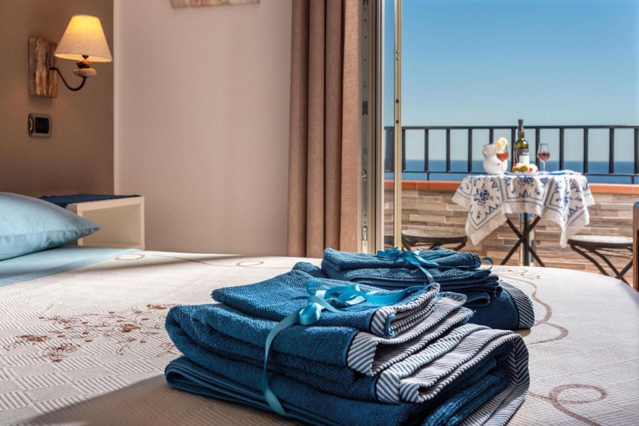 Torrevarata - Guest Rooms Santa Teresa Di Riva Ngoại thất bức ảnh