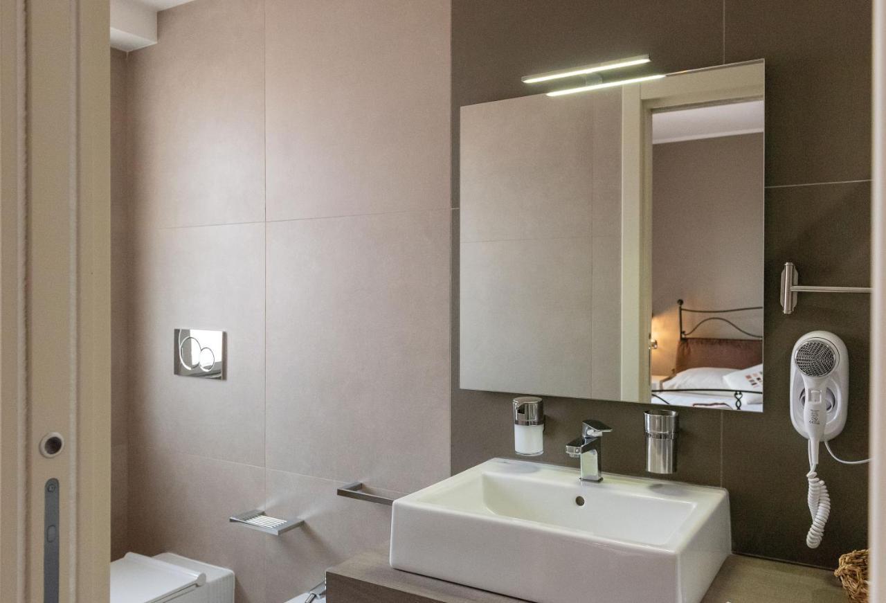 Torrevarata - Guest Rooms Santa Teresa Di Riva Ngoại thất bức ảnh