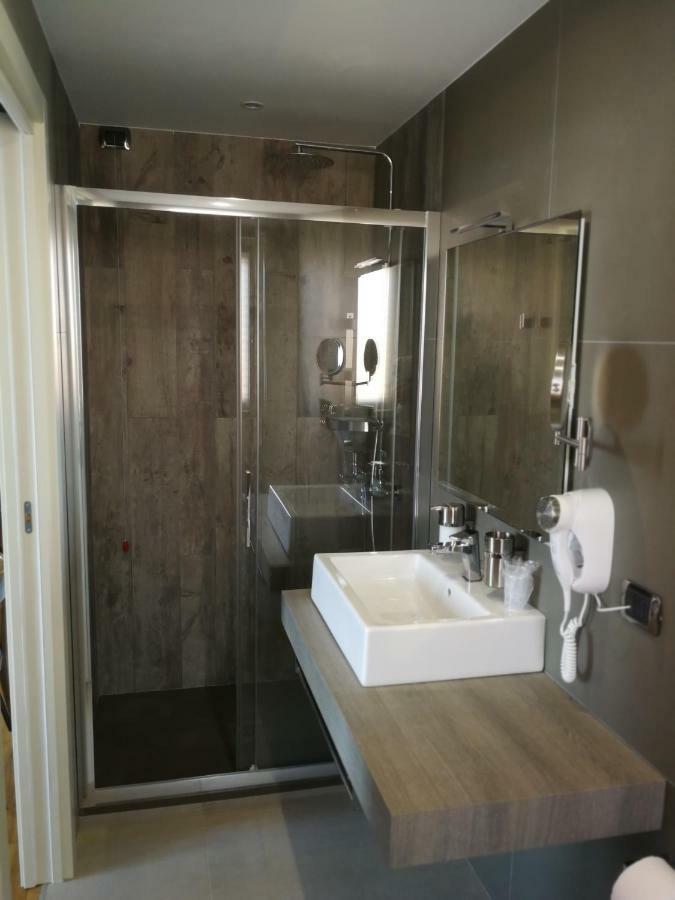 Torrevarata - Guest Rooms Santa Teresa Di Riva Ngoại thất bức ảnh